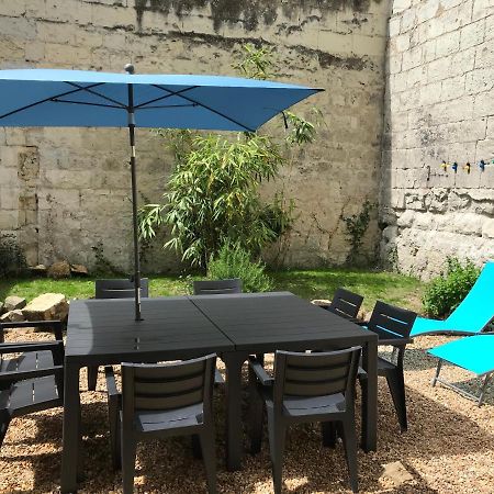 Jolie maison en tuffeau dans le centre de Saumur Extérieur photo